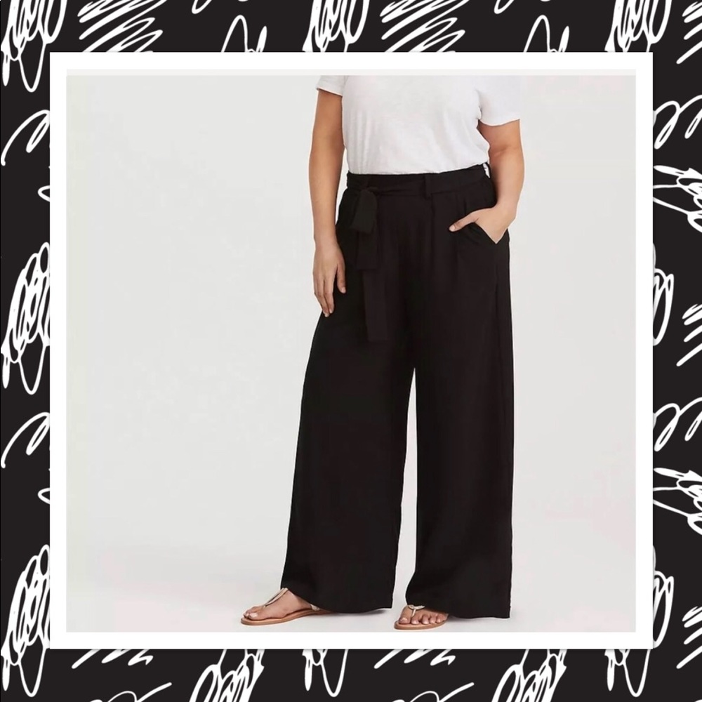 ⭐️ NWOT Wide legged pants, super comfy and cute.